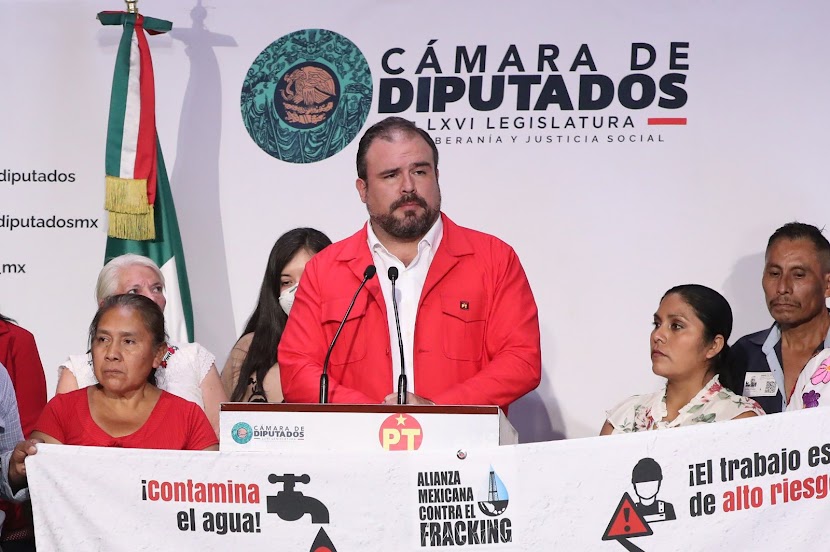 Adrián Naveda propone prohibir fracking en la Constitución