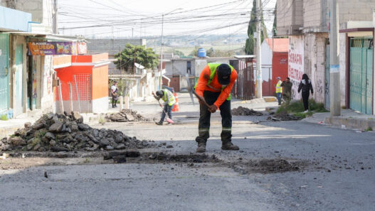 Pepe Chedraui inicia bacheo en Barranca Honda para mejorar vialidad