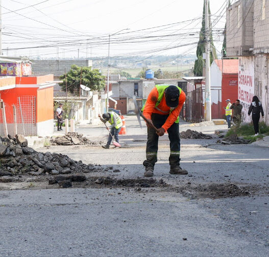 Pepe Chedraui inicia bacheo en Barranca Honda para mejorar vialidad