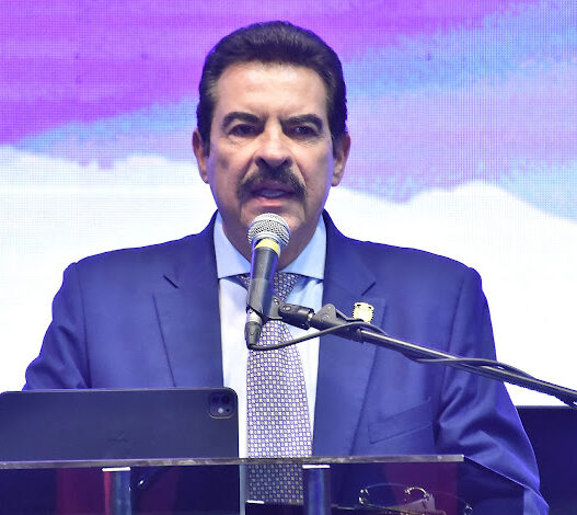 Reyes Villa pide licencia como alcalde para postularse a presidencia