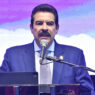 Reyes Villa pide licencia como alcalde para postularse a presidencia