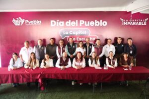 Pepe Chedraui escucha a vecinos del Infonavit Manuel Rivera Anaya