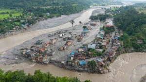 Colapso de glaciar causa alud e inundaciones en Nepal y Tíbet