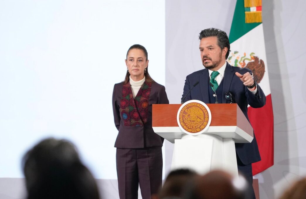 Sheinbaum confirma a Zoé Robledo en IMSS pese a protestas sindicales