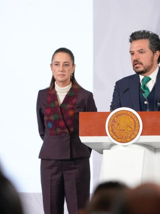 Sheinbaum confirma a Zoé Robledo en IMSS pese a protestas sindicales